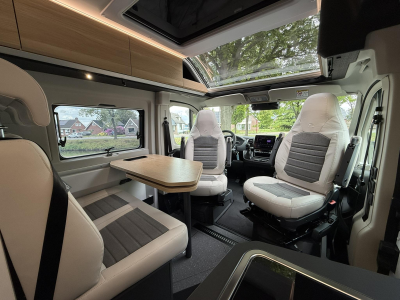 Adria Twin 640 SGX HEFDAK + HEFBED Foto: 1