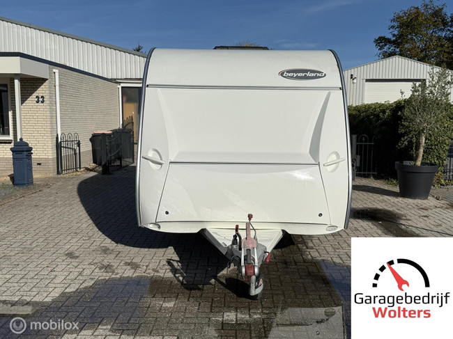 Beyerland 450 tf voortent super nette caravan