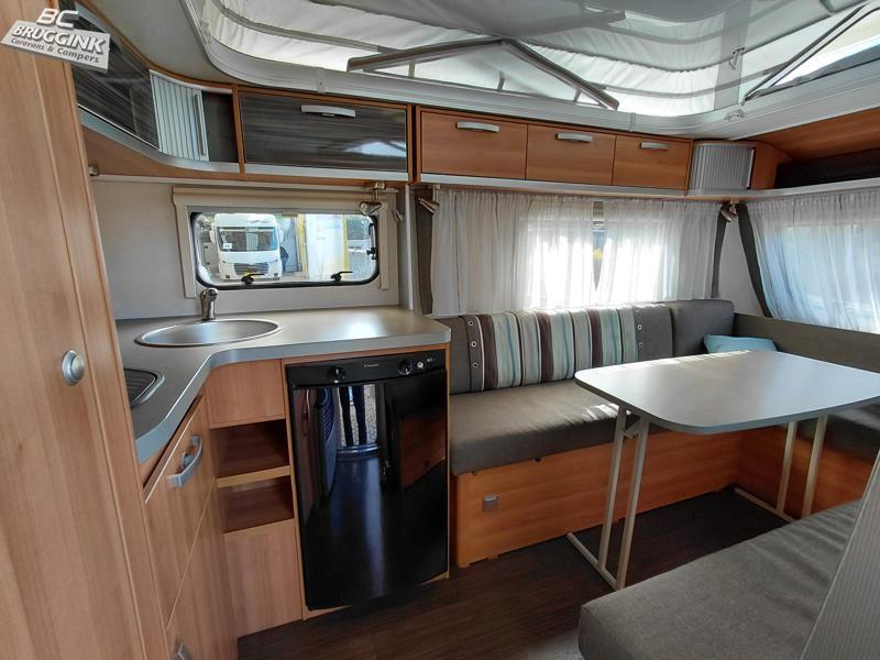 Eriba Feeling 230 - COMPACT - SINGLE BEDS photo: 2