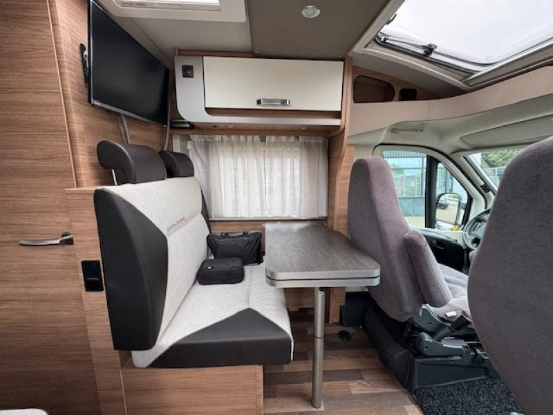 Weinsberg CaraCompact Pepper 600 MEG 160CV Aire,Sol,DUO CE272 foto: 21