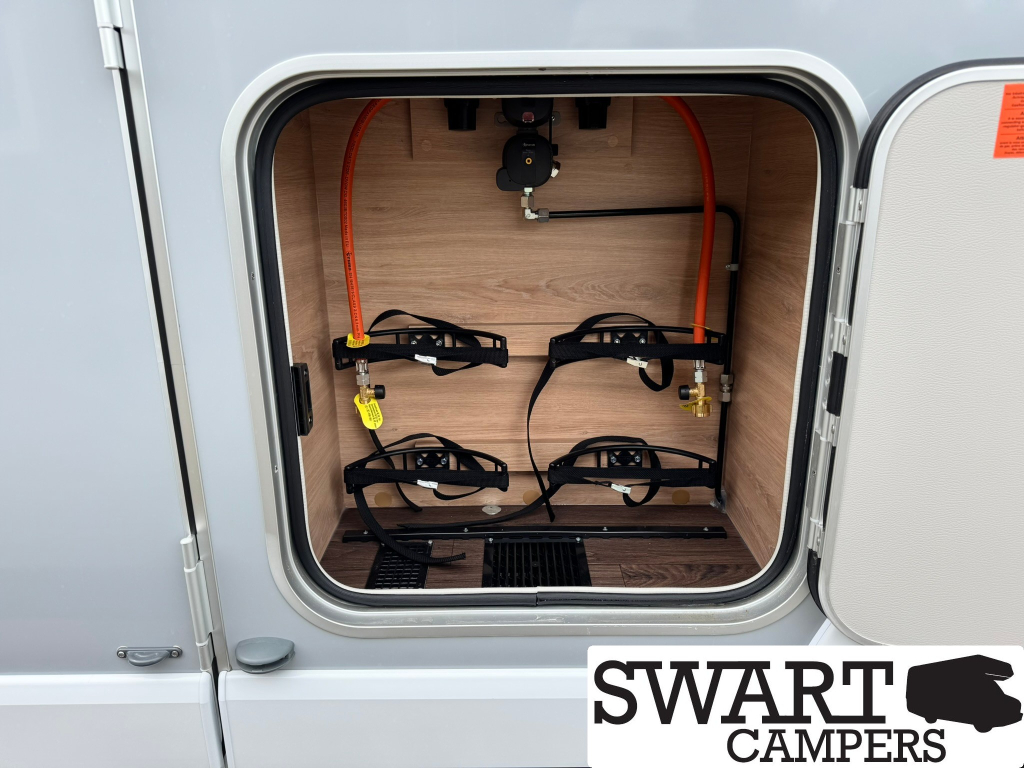 Knaus L!VE WAVE 650 MEG Black Selection foto: 26
