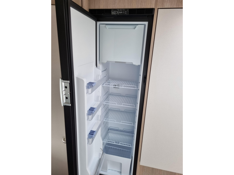 Bürstner Premio Life 425 TS € 1.250,= Acc. voordeel!  foto: 10