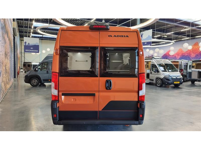Adria Twin Supreme 640 SLB foto: 8