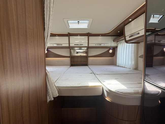 Hymer B 588 Automatic Single Beds Pull-down Bed 2X Airco Inverter Solar Panel photo: 23