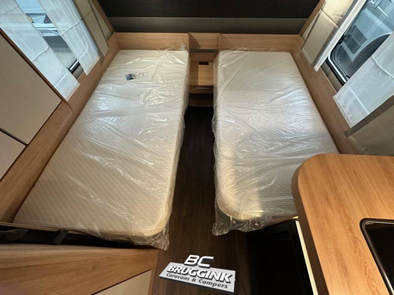 Knaus Sport 460 EU ENKEL BED VLOERVERWARMING  foto: 9