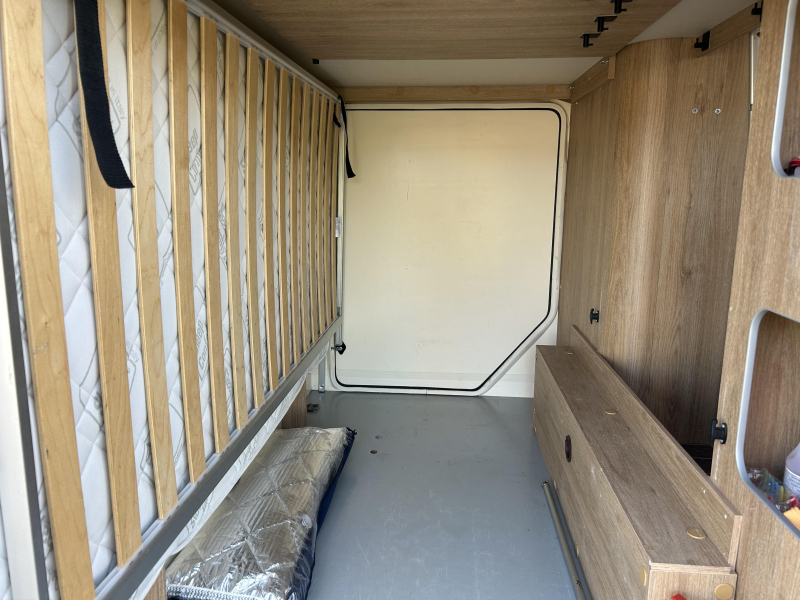 Roller Team Kronos 279 M 6P ETAGENBETT XXL Garage Foto: 20