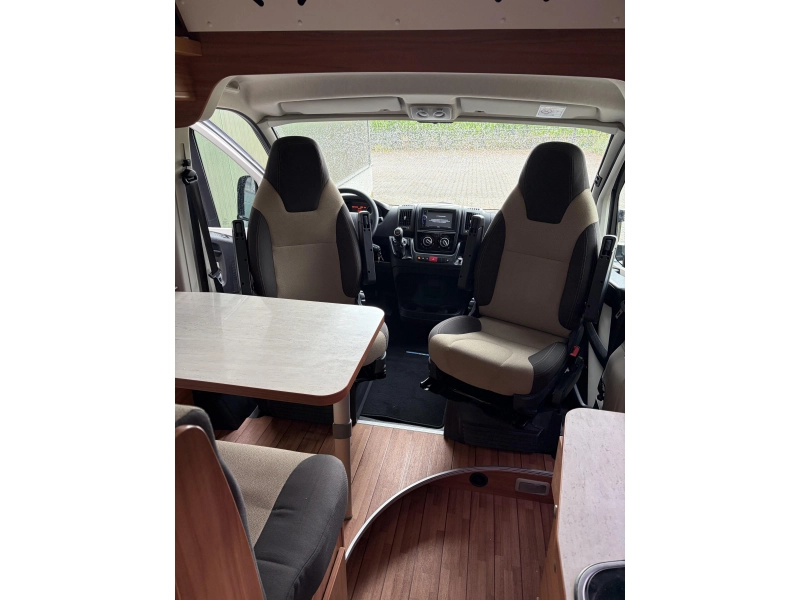 Weinsberg CaraBus 600 MQH 4 Personen Foto: 9