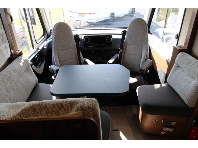 Hymer BMC-I 690 Levelsyteem / 9G Tronic  foto: 18