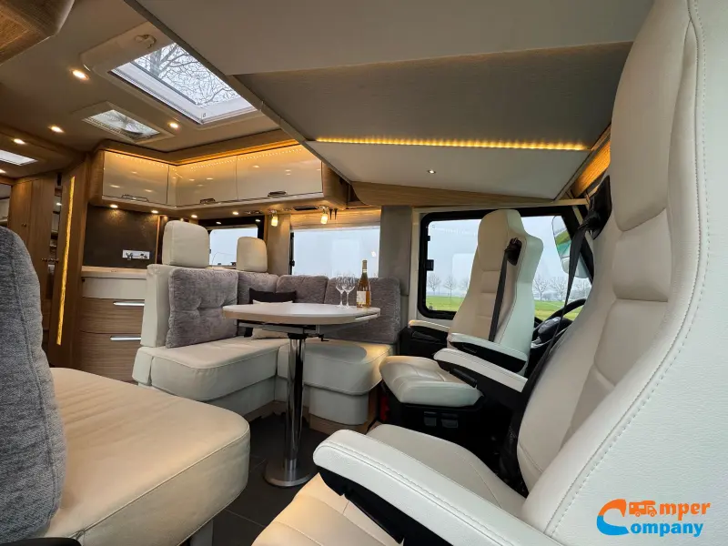 Niesmann+Bischoff Flair 650 B Lengte bedden/ Vol opties  foto: 2