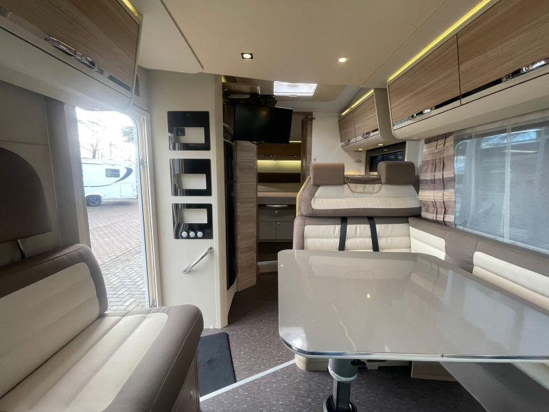 Adria Matrix M 670 SC 50 Years Edition 79000 km  foto: 20