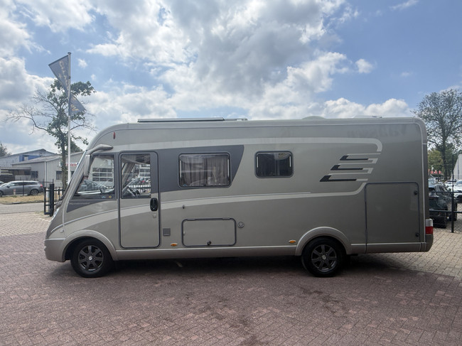Hymer B 594 autom&aacute;tico 150 cv autocaravana muy compacta full extras cama transversal+cama abatible sistema de nivelaci&oacute;n EP toldo calefacci&oacute;n estacionaria webasto aire acondicionado de techo 2x panel solar antena parab&oacute;lica el&eacute;ctrica TV garaje grande foto: 7