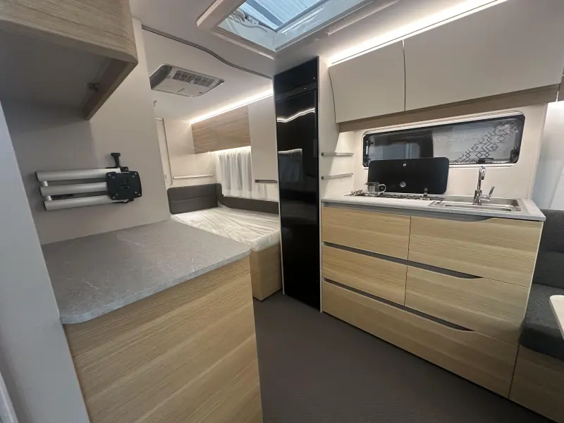Adria Adora 572 UT Nieuw - Actie model 2025  foto: 6