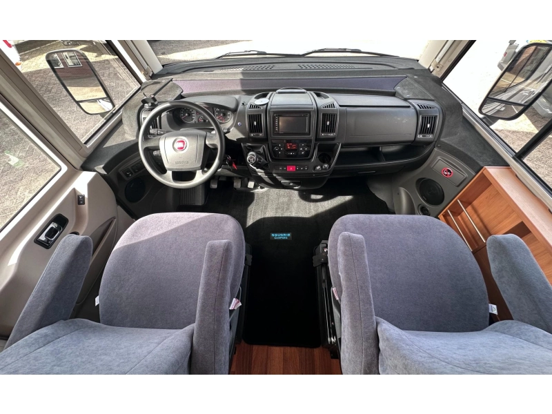 Hymer Exsis-I 678 solo 29000 km foto: 14