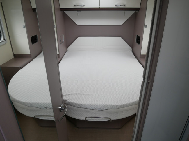 Bürstner Lyseo Privilege TD 732 Queensbed / Face to Face foto: 16