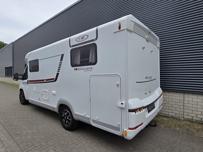 LMC T662 LMC T 662 Cruiser Comfort 160 HP CERAMIC COATING SINGLE BEDS TV SOLAR PANEL TOW BAR SWIVEL SEATS photo: 3