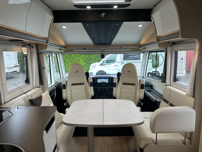 Rapido M 96 4.500 kg, Levelsysteem  foto: 9