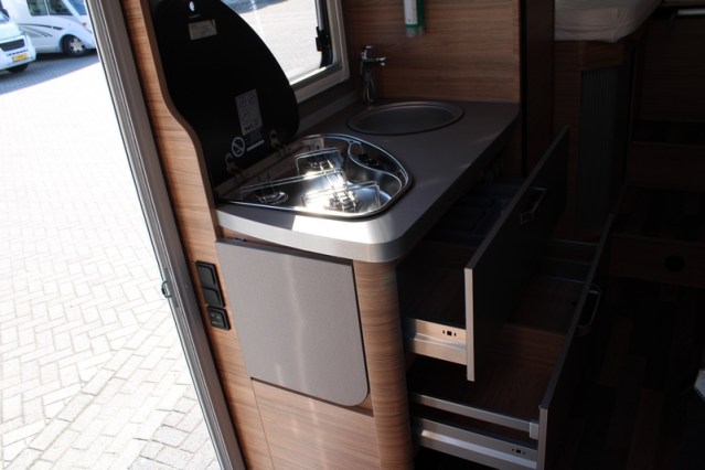 DEMO Weinsberg CaraCompact MB 640 Mercedes 170 hp AUTOMATIC compact < 7 mtr ( 108 photo: 33