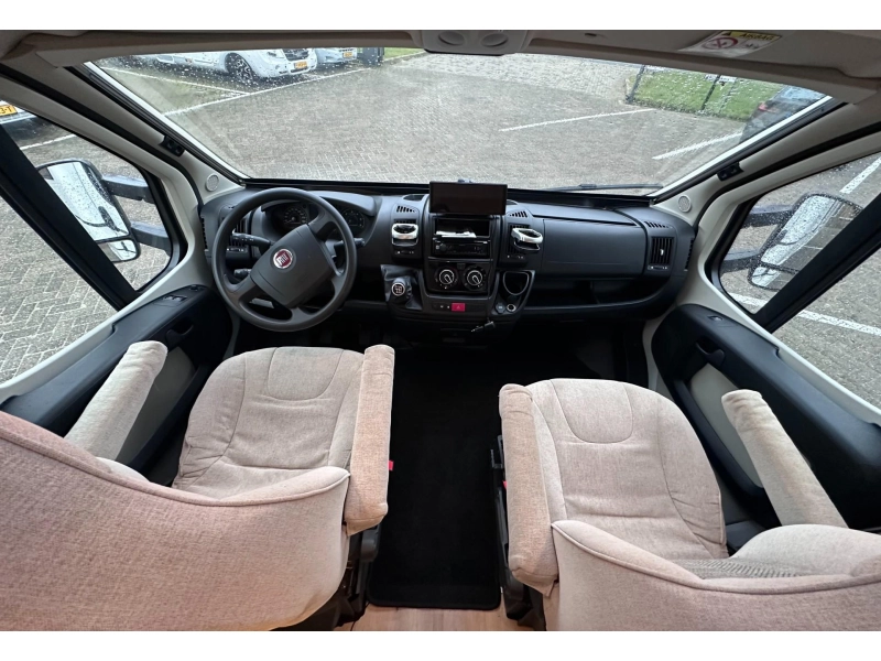 Fleurette Magister 73 LMS slechts 33.500 km  foto: 11