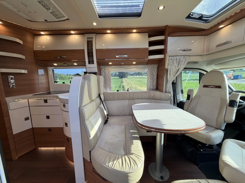 Carthago Chic C-Line 49 LE Sistema de nivelaci&oacute;n, Litio, foto: 22