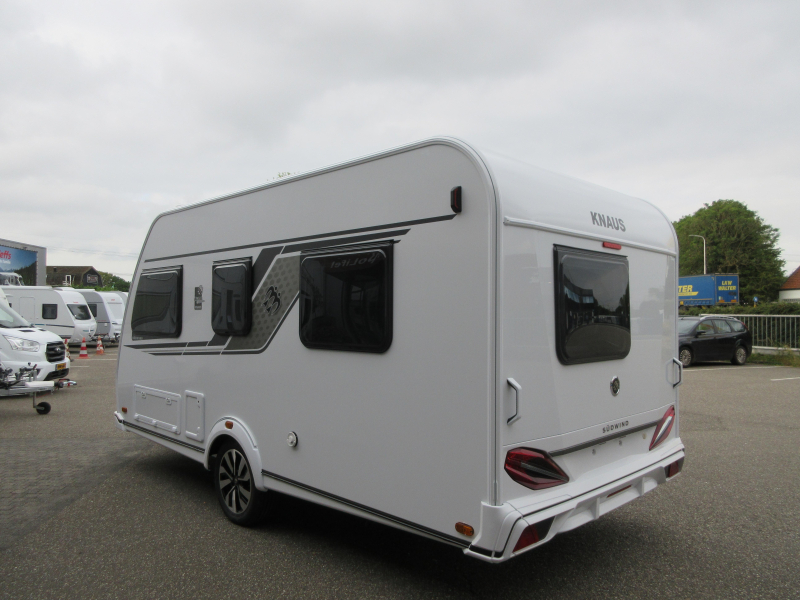 Knaus Sudwind Black Selection 420 QD KOMPAKT UND GROSSE K&Uuml;CHE! Foto: 15