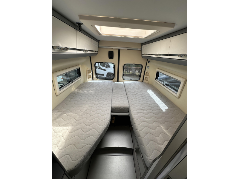 Adria Twin 640 SLX 150 hp solar panel photo: 17