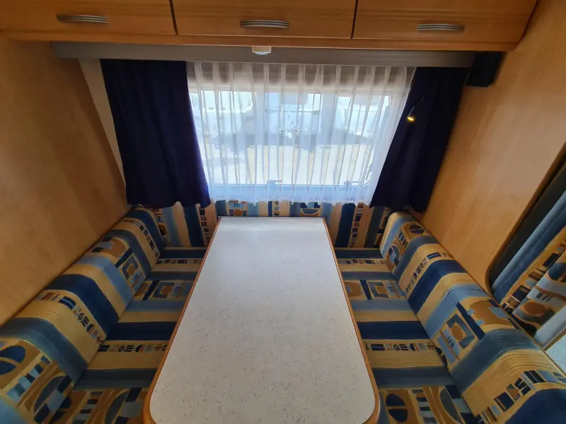 Sterckeman Starlett Executive 470 PE Stapelbed/vast bed/890 kg  foto: 14