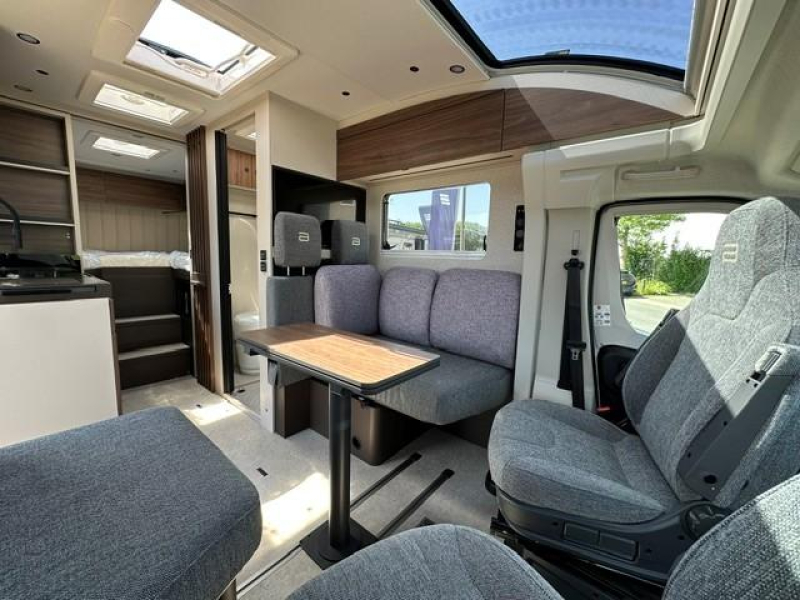 Bürstner Signature SFT 7.0 CAMPER VAN HET JAAR!  foto: 9