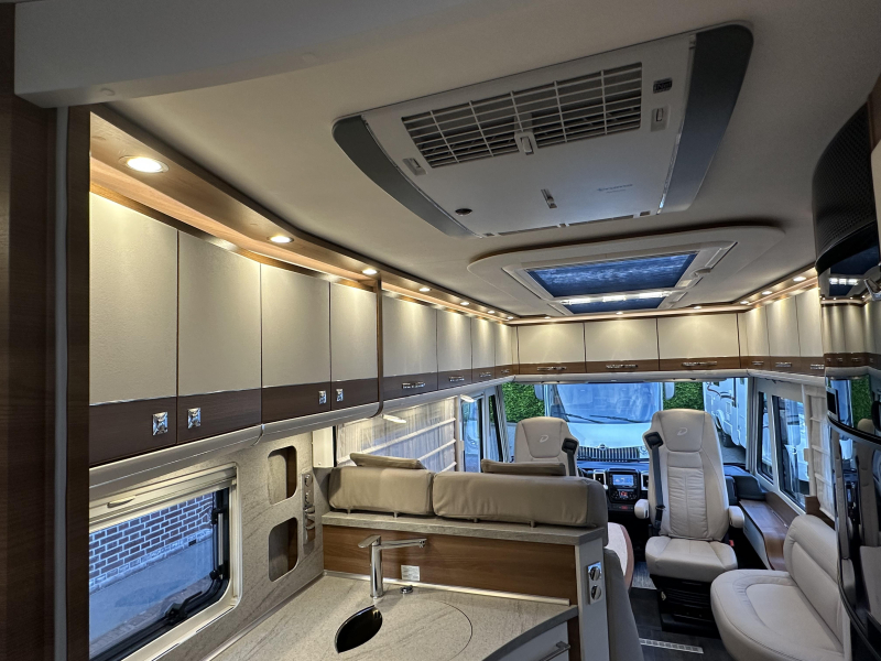 Dethleffs Globetrotter 7850 XLI DBM Premium, Placards sup&eacute;rieurs photo : 17