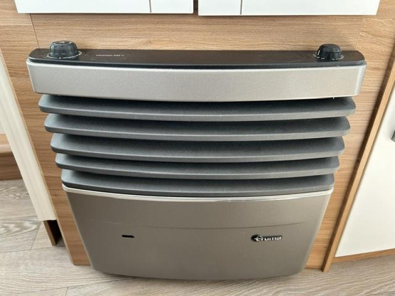 Hobby De Luxe 460 SFF uiterst compleet  foto: 14