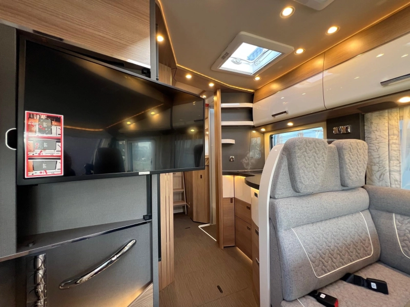 Carthago C2-Tourer I MERCESES-BENZ/2.17 BREED photo: 6