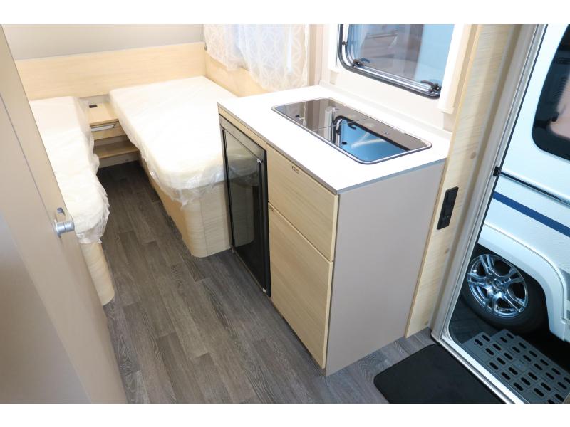 Weinsberg CaraCito 470 EU ENKELE BEDDEN  foto: 7