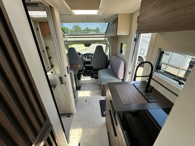 Bürstner Signature SFT 7.0 CAMPER VAN HET JAAR!  foto: 10