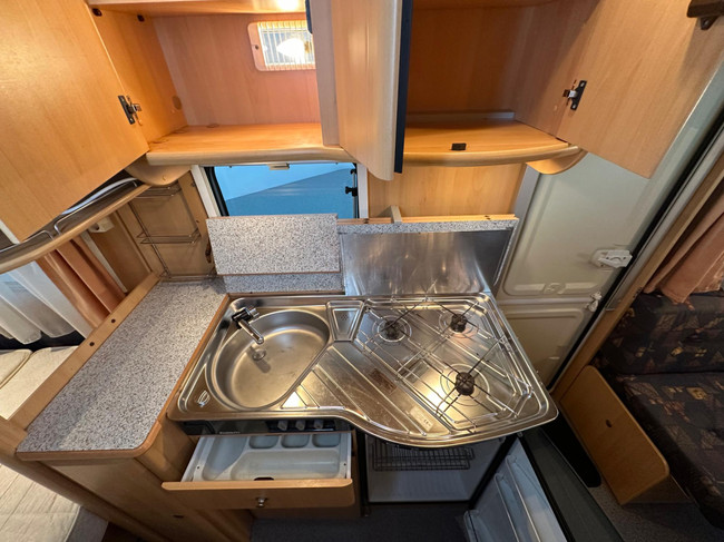 Dethleffs Camper 460 DB photo: 7