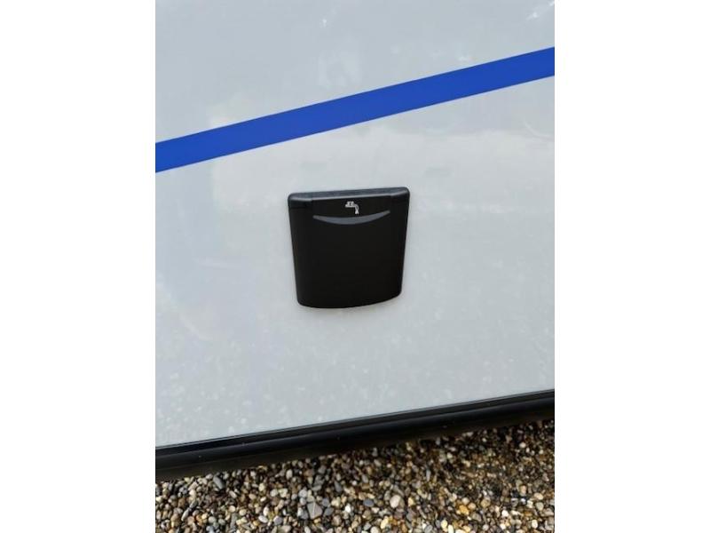 Caravelair Sport-Line 410 zwart met lichtgrijs  foto: 8