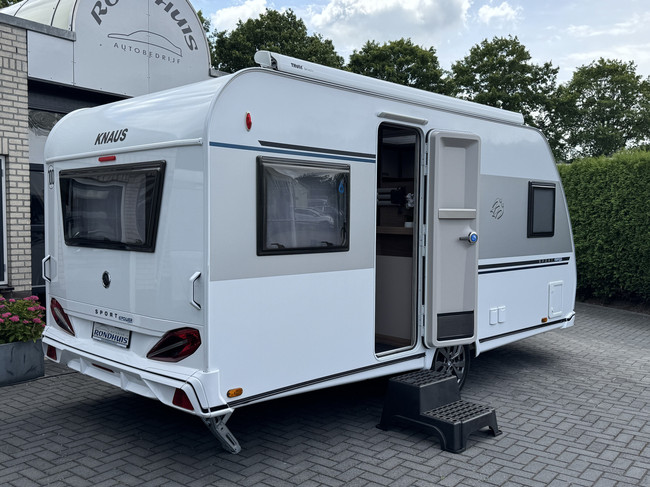 Knaus Sport 450 FU E-Power selection with French bed **Air conditioning/Cassette awning/Bicycle carrier/1st owner/New condition caravan** photo: 6