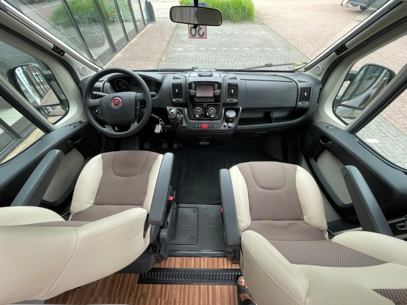 Adria Twin 600 SPT Bed Airco 49000 km 2016  foto: 9