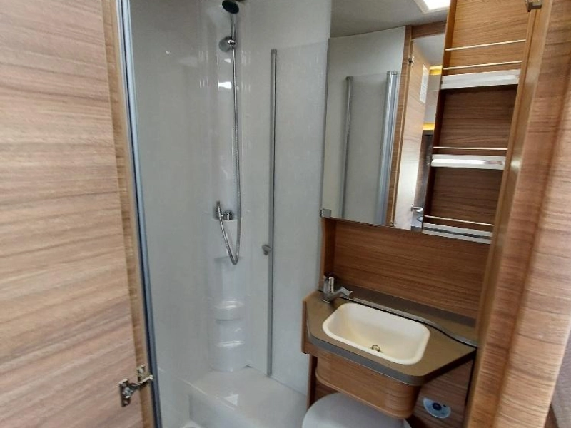 Weinsberg CaraLoft 650 ME 9-Gang-Automatik! Foto: 19