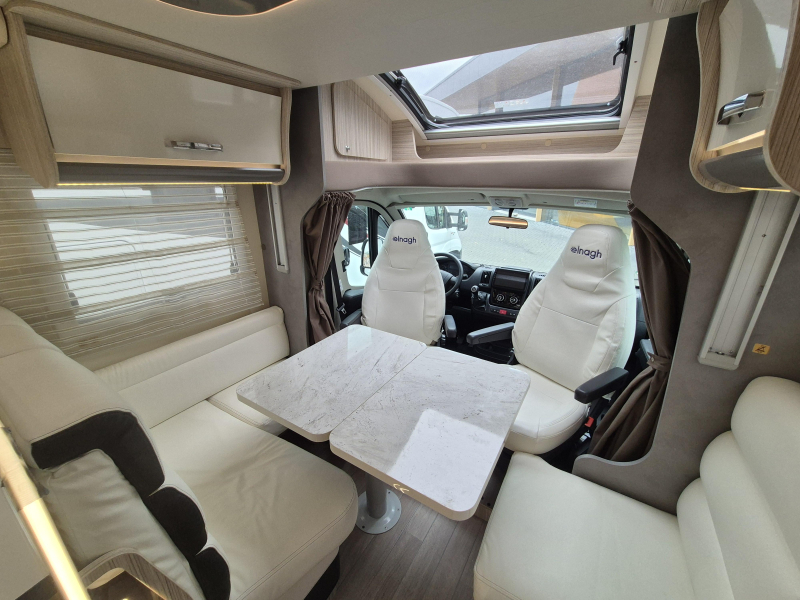 Elnagh T-Loft 450 Querbett und Hubbett Foto: 11