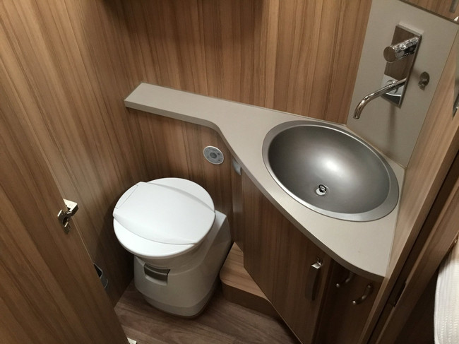 Knaus R22 700 MEG PLATINUM AUTOMAAT, LEVEL, 25.000KM foto: 12