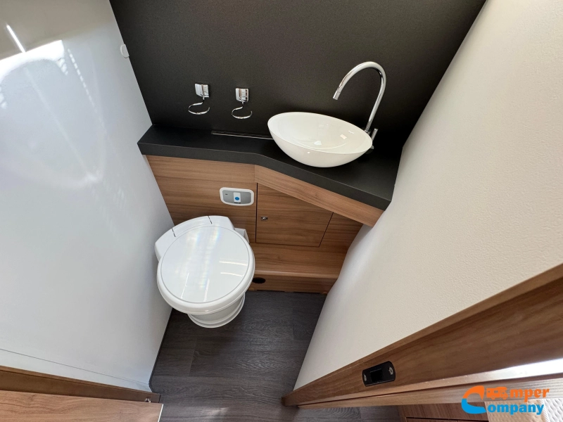Adria Matrix 640 DC Queensbed / Face to face  foto: 17