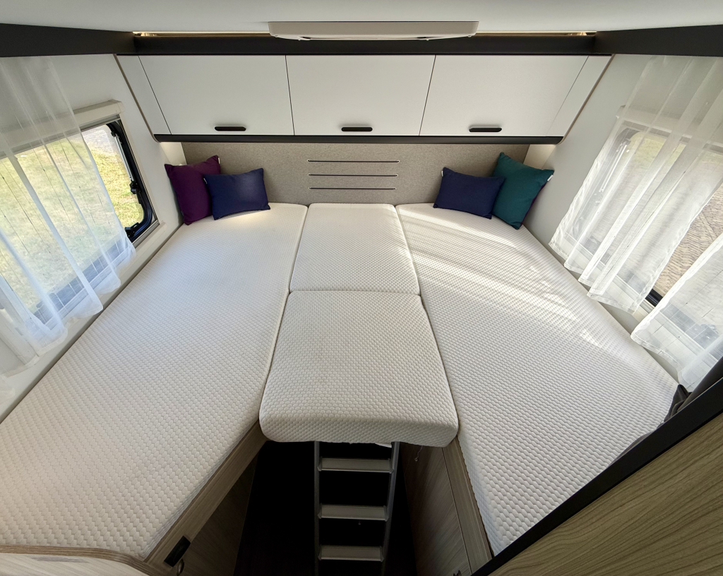SUN LIVING S-SERIES S 65 SL photo: 8