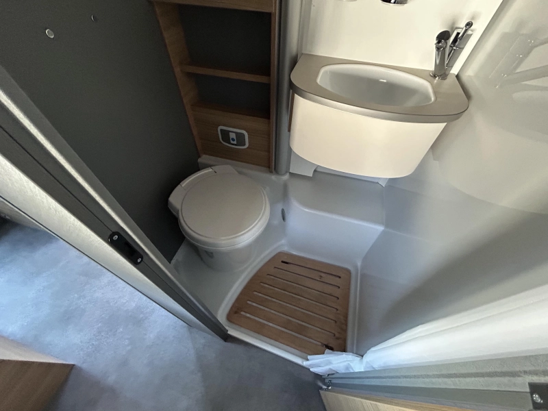 Dethleffs Just 90 T 6812 EB Hefbed + Airco  foto: 15