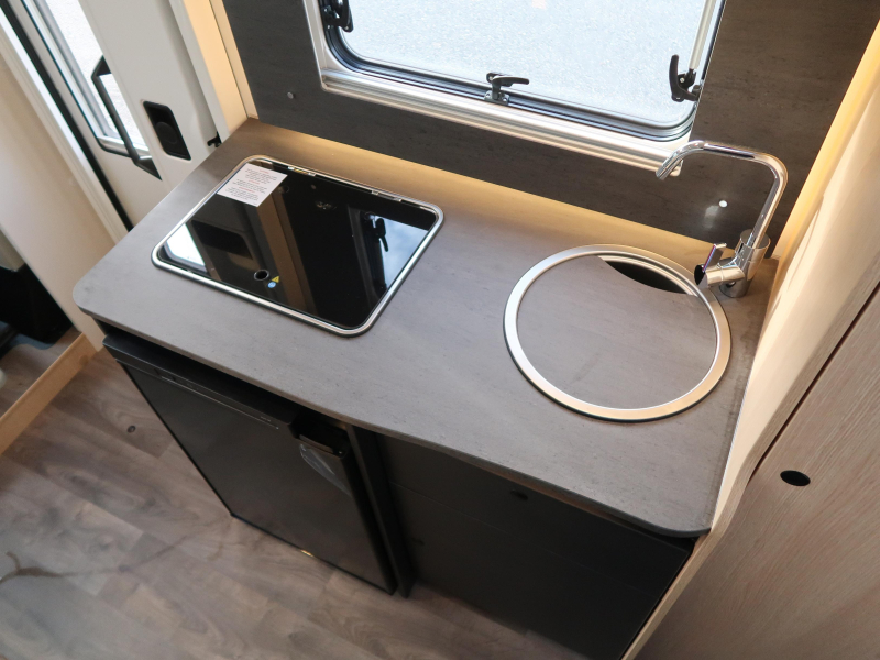 Sunlight Adventure Edition 58 T 5,96 LENGTE HEFBED LUIFEL  foto: 5