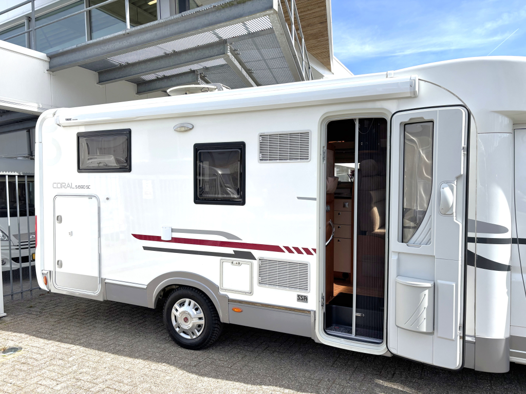 Adria Coral 690 SC QUEENSBED EURO 5 ALKO LUCHTVERING  foto: 5