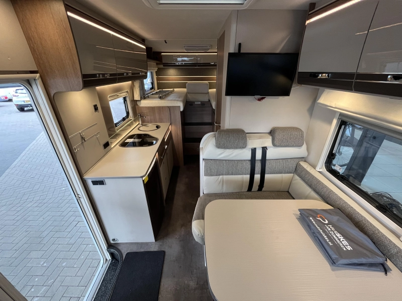 Dethleffs Trend I 6617 Lengte bed, dakairco, etc  foto: 9