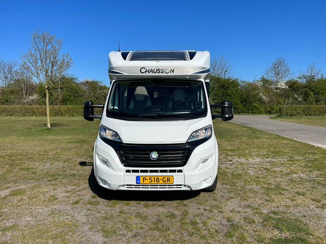 Chausson 718 EB 2.3 131 PK Fiat Ducato Half-Integraal Camper QUEENS BED IN Hoogte verstelbaar foto: 2