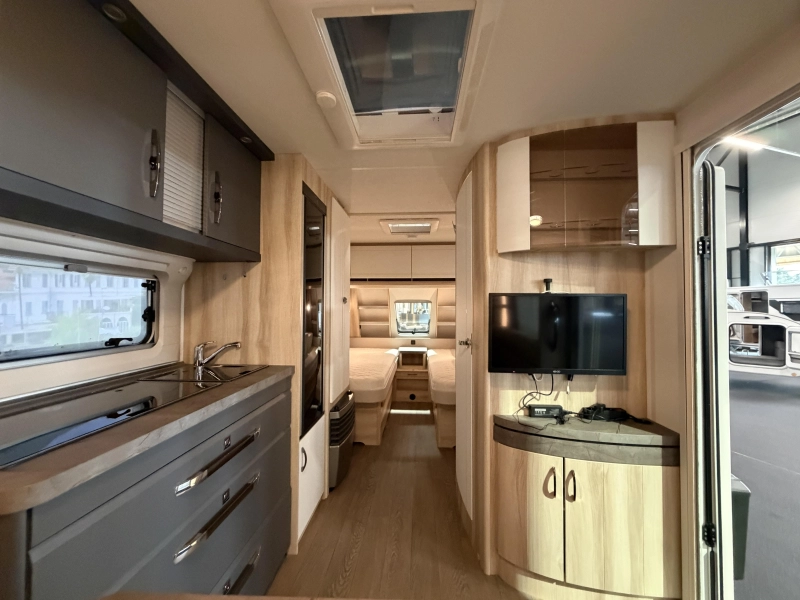 Hobby De Luxe 540 UL single beds / mover photo: 12