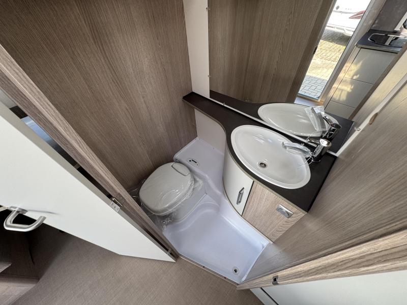 Bürstner Premio Plus 520 TL  foto: 15