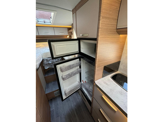 Knaus 700MEG Live I 9T-Automatique Lits Jumeaux Lit Pavillon Alde Attelage photo: 12