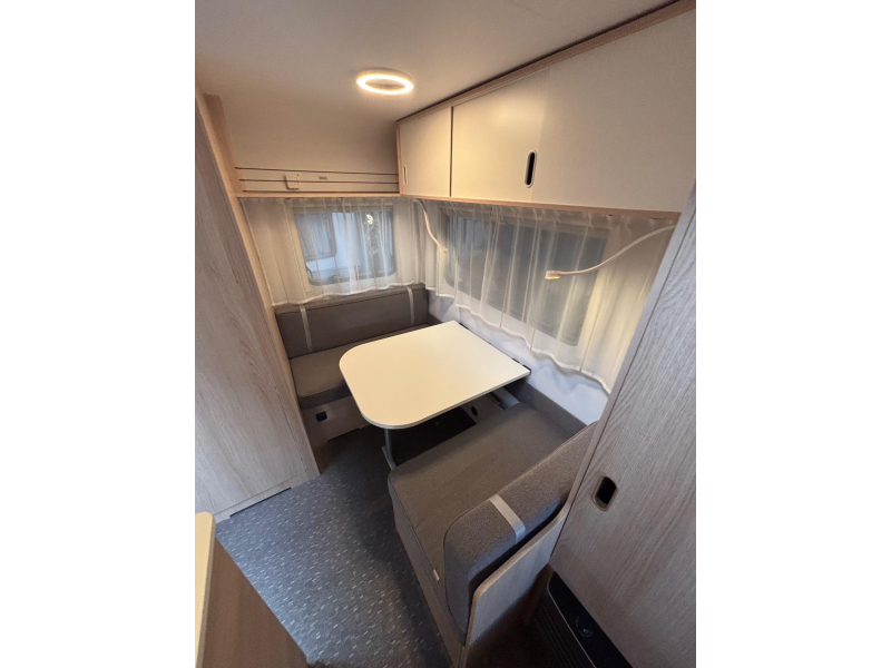 Adria Aviva 400 PS luifel, dwarsbed, 1100kg  foto: 1